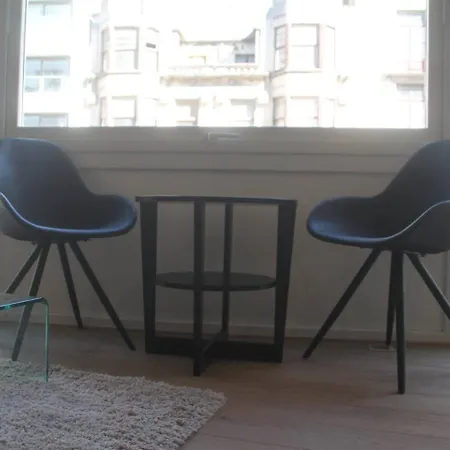 Appartement Leon-rens, Op 1 Minuut Het *