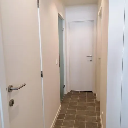 شقة Leon-rens, Op 1 Minuut Het *