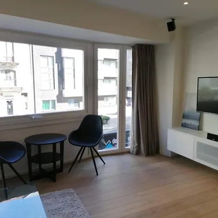 Leon-rens, Op 1 Minuut Het Appartement