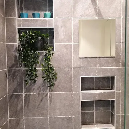 Leon-rens, Op 1 Minuut Het